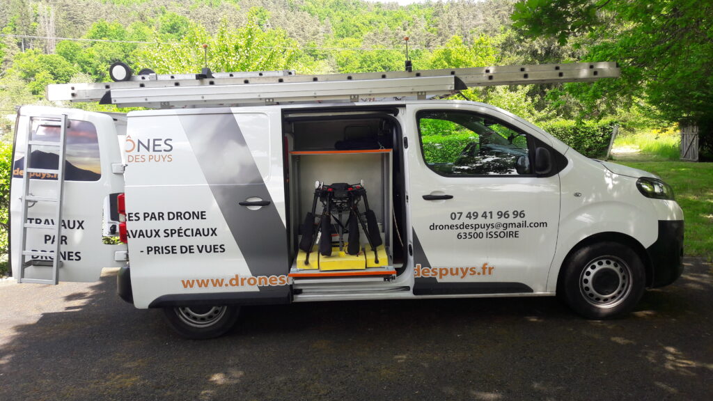 matériel drone des puys - camion et drone